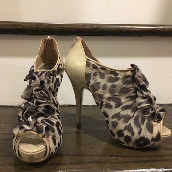 Leopard Print Mesh with Ruffle Ankle Booties - Picture 5 of 5